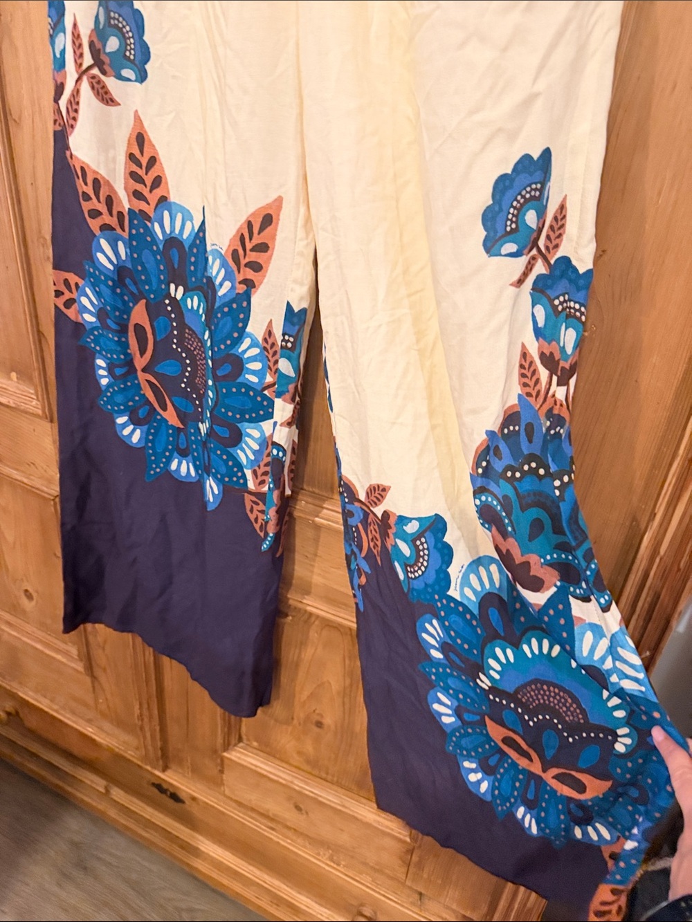 Farm Rio Printed Pants - Picture 6 of 9